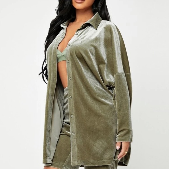 New Inventory 🔥Button Front Velvet Longline Blouse & Shorts Set Without Bra🔥 - Picture 3 of 7